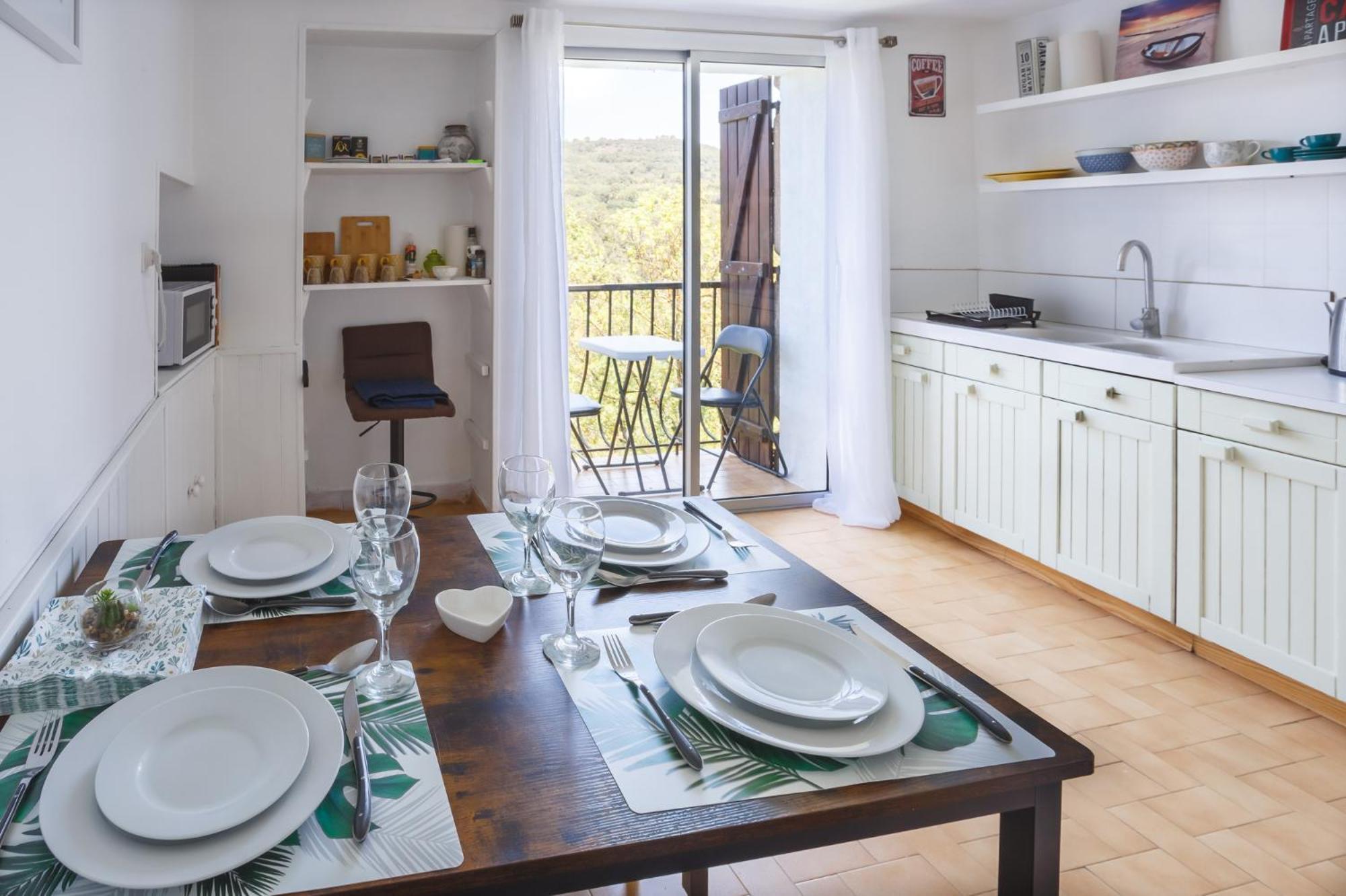 Cosy Apartment In Ancient Gabian With River And Vineyard Views Exterior photo
